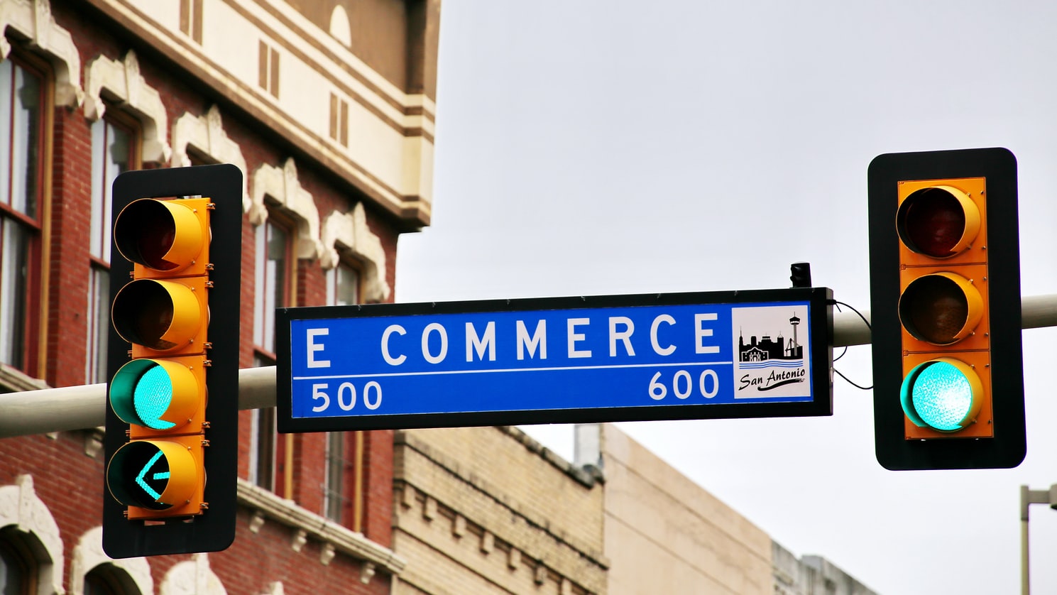 traffic light, e-commerce sign, e-commerce